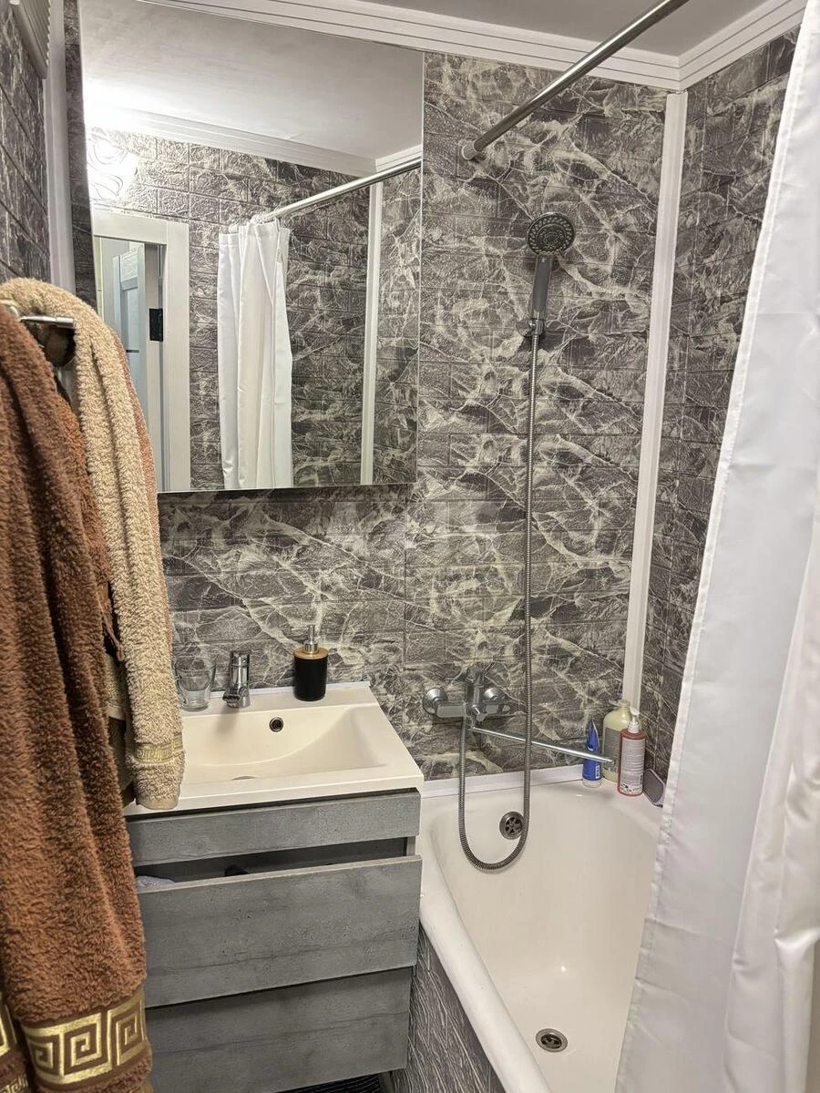 2k apartment vul. Vakhtanha Kikabidze 15А696564