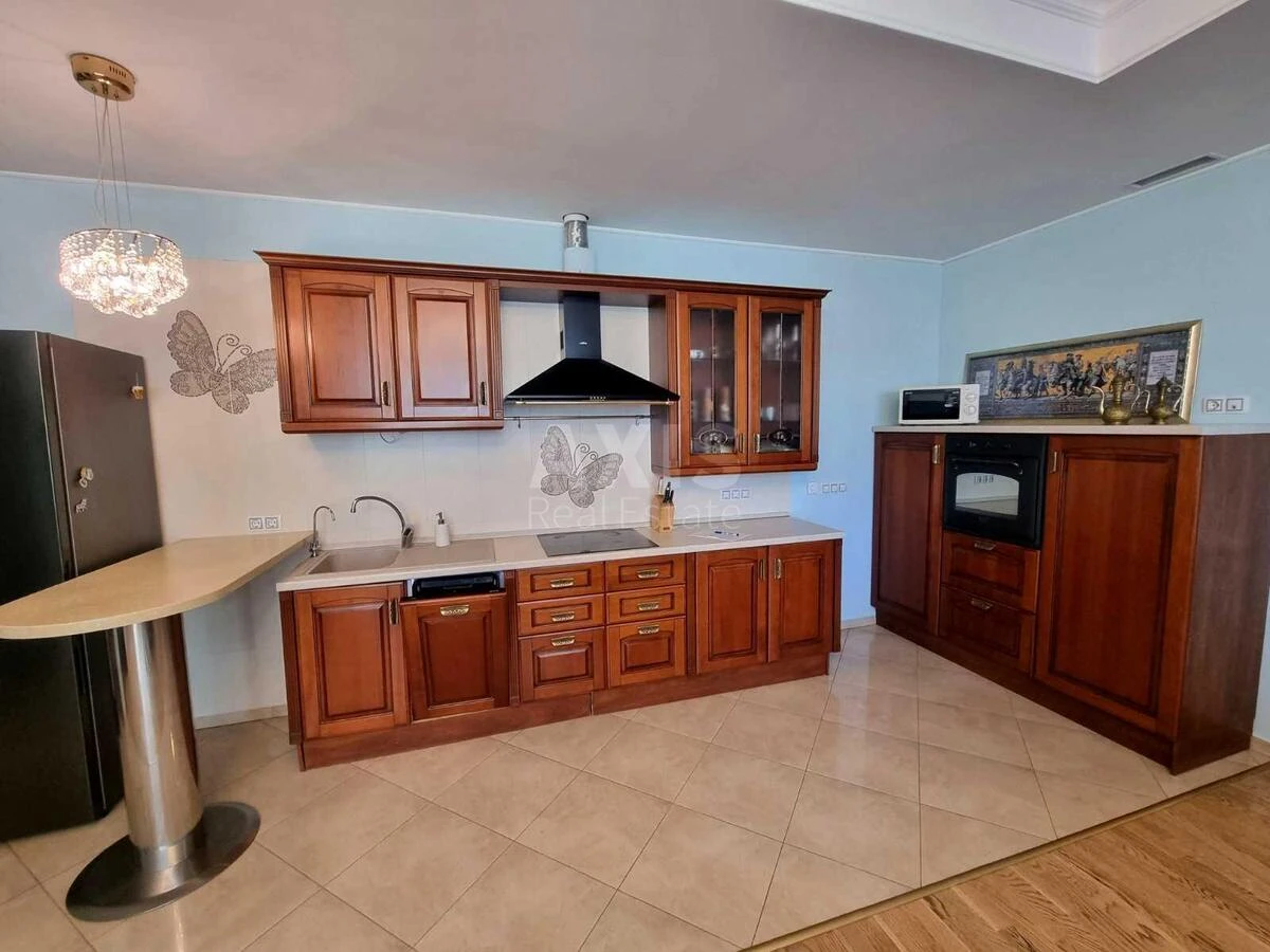 4k apartment vul. Jevgena Konoval'cja 44А71480