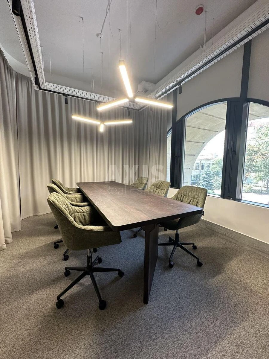 Office vul. Bul'varno-Kudrjavs'ka 15, 250m2675039