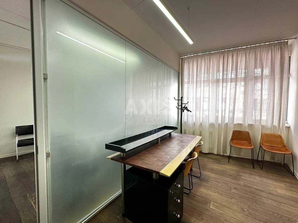 Office bul. Lesi Ukrai'nky 23Б, 228m26753511