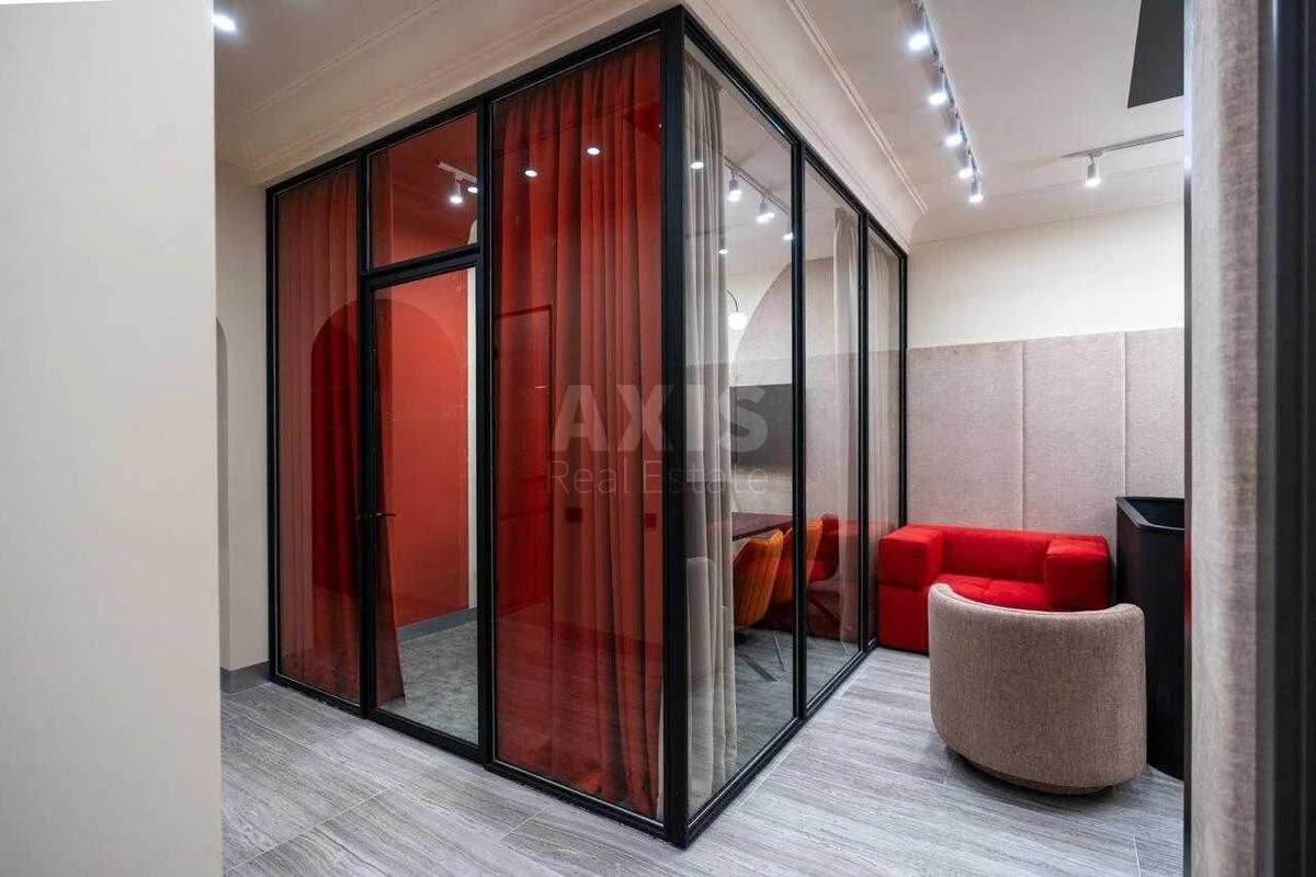 Офис ул. Антоновича 9, 125м2672000