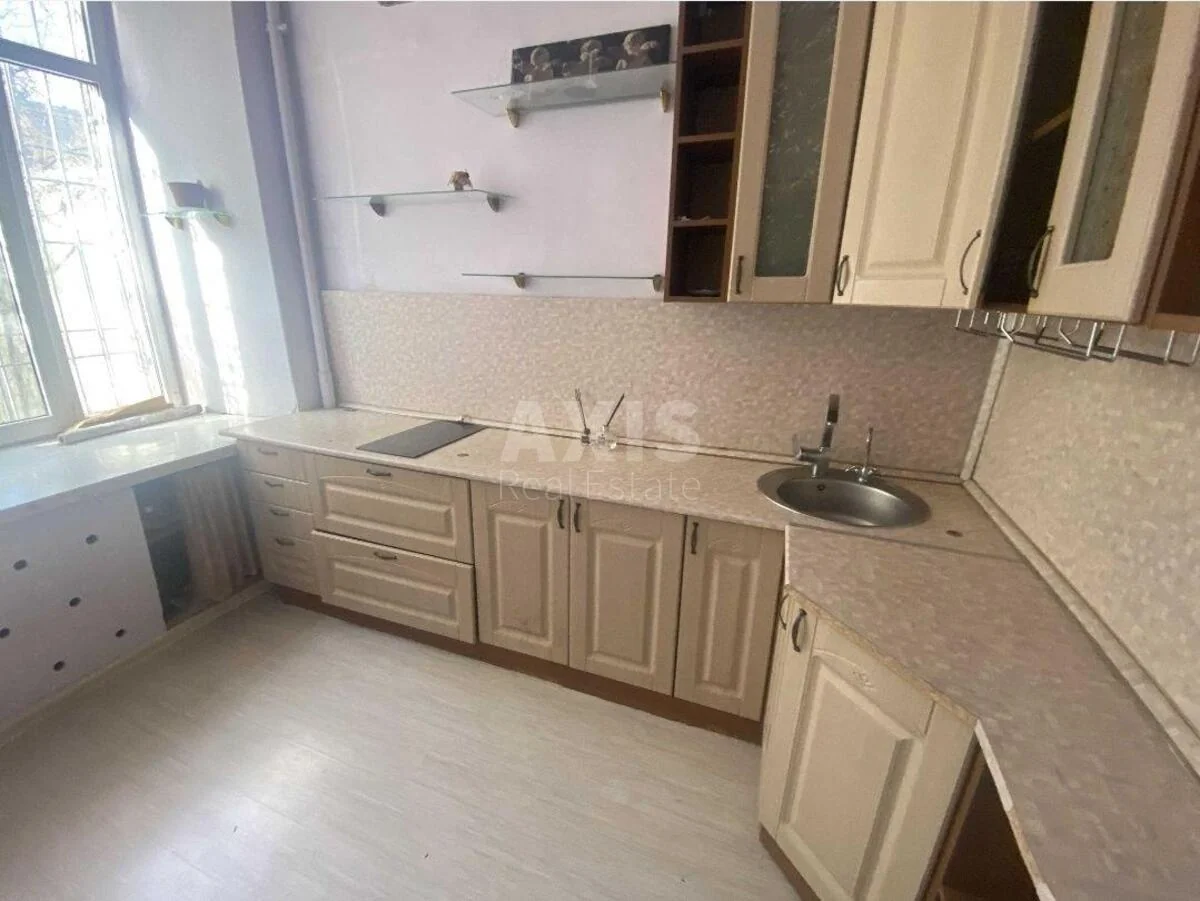 2k apartment vul. Antonovycha 24