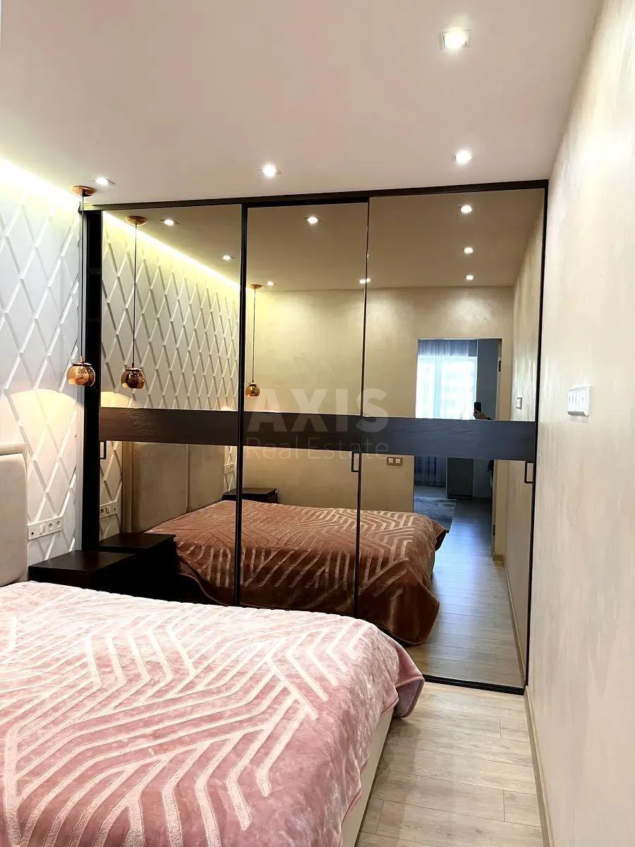 2k apartment vul. Patriarha Mstyslava Skrypnyka 48А