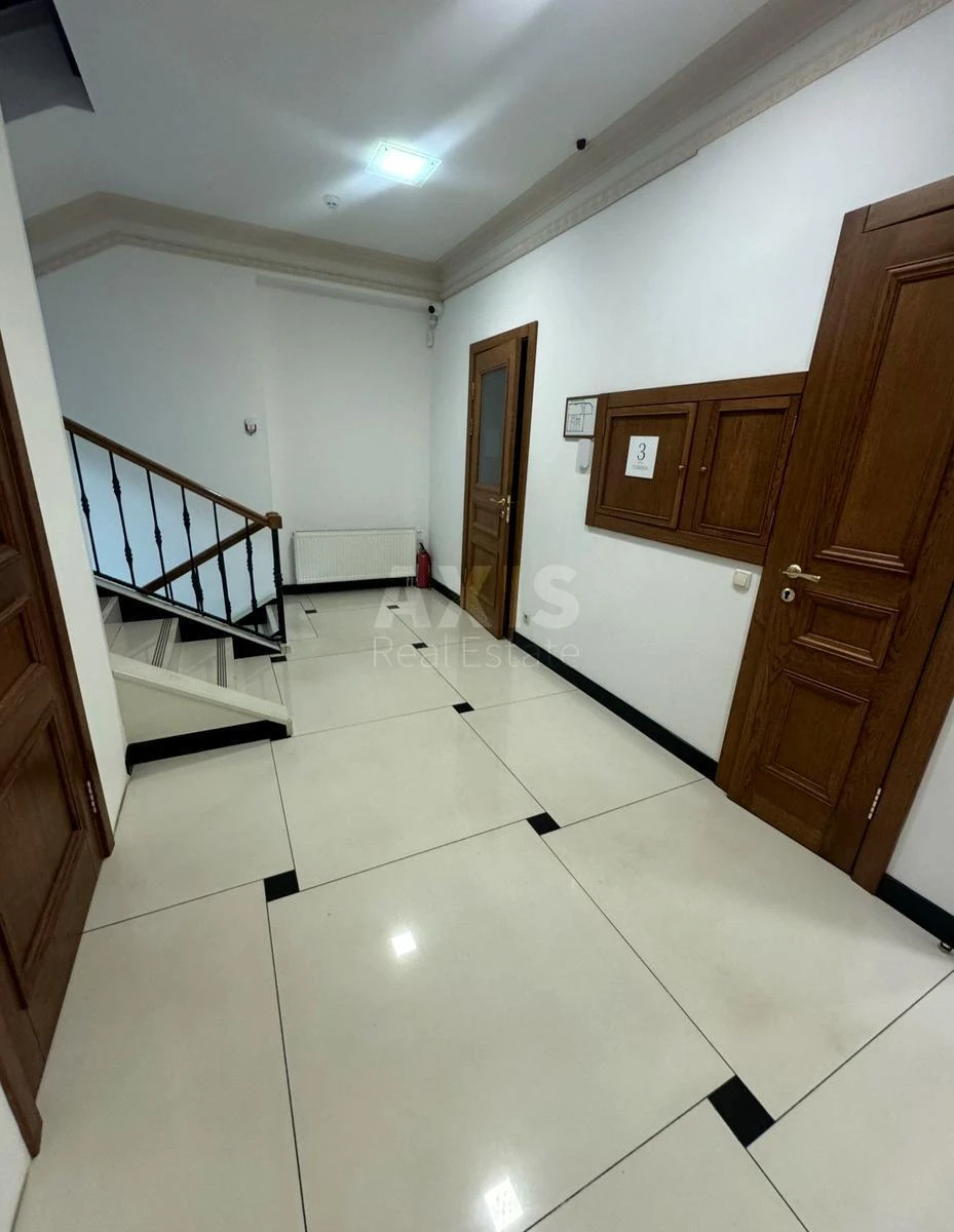 Офис ул. Жилянская 72, 750м27051020