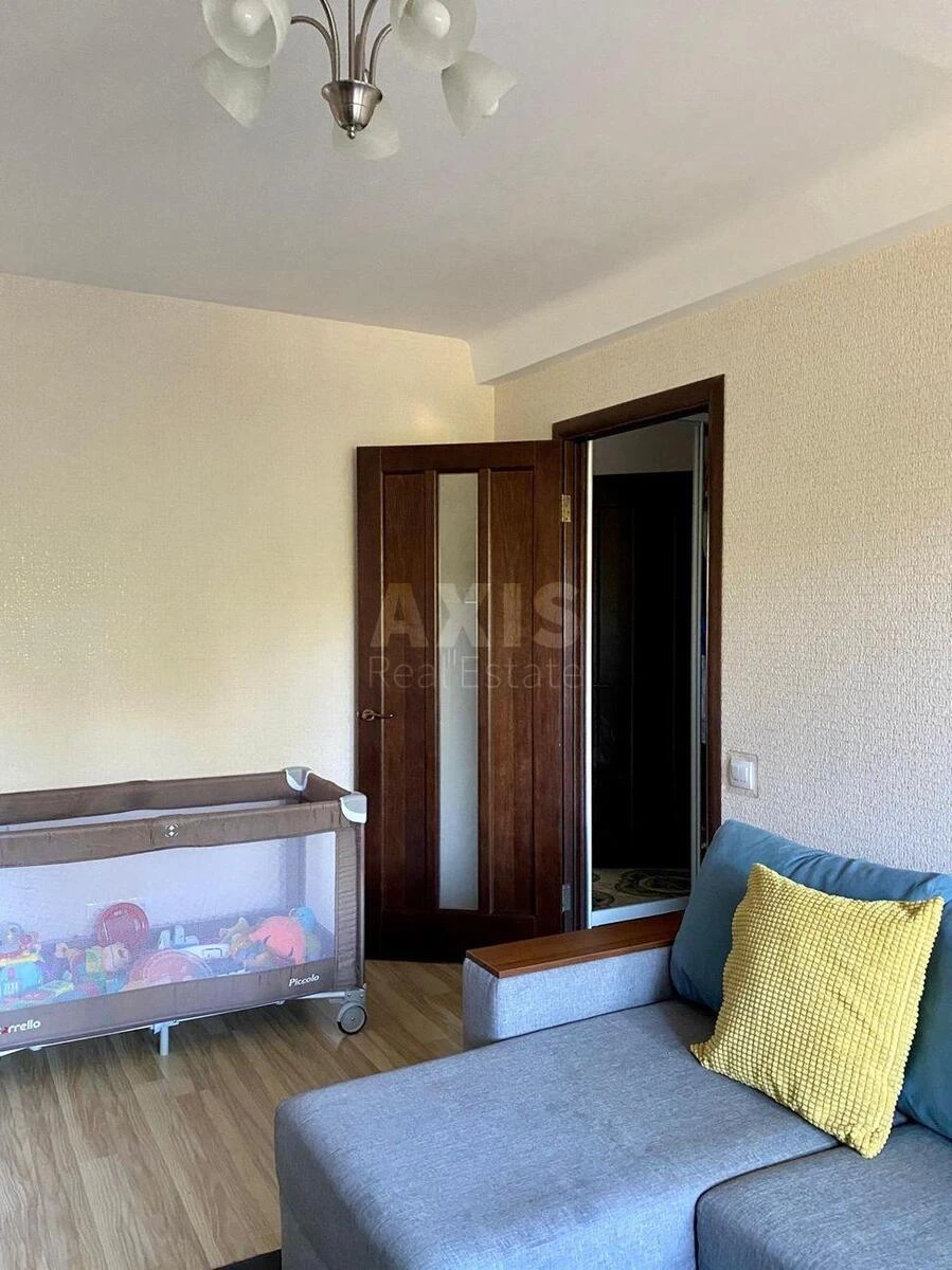 2к квартира ул. Кубанской Украины 33690714