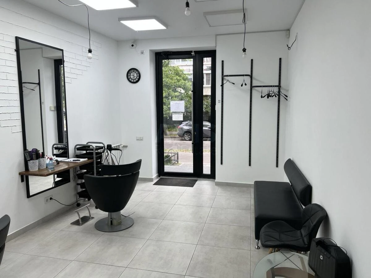 Trade object vul. Bazhova 13/9, 60m2613833