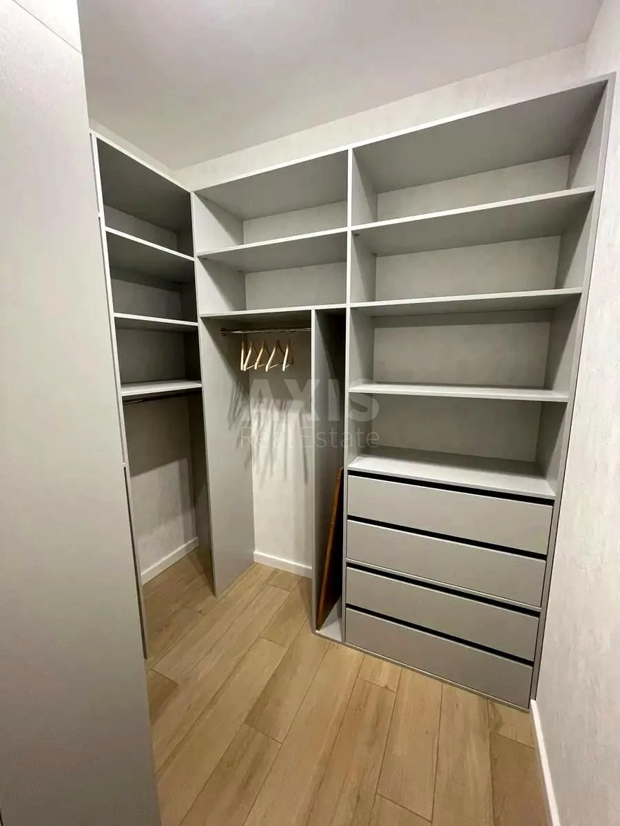 1k apartment pr-t Berestejskij 11679065