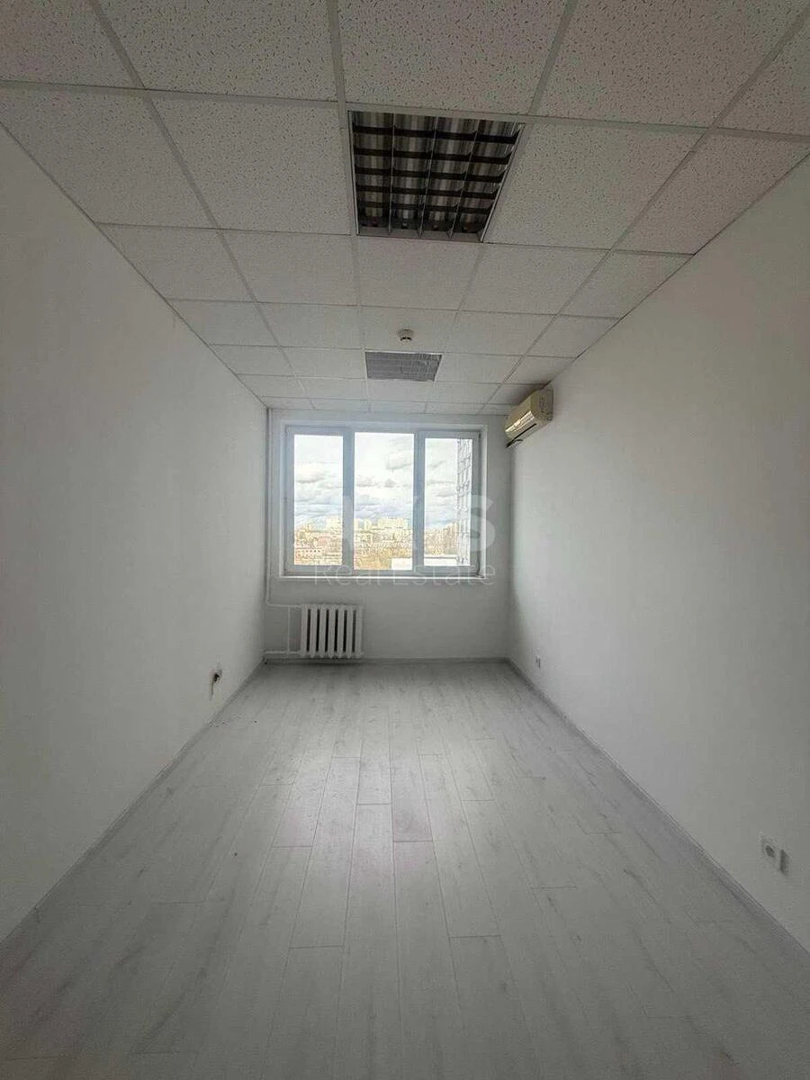 Office vul. Sverstjuka Jevgena 11, 32m268113