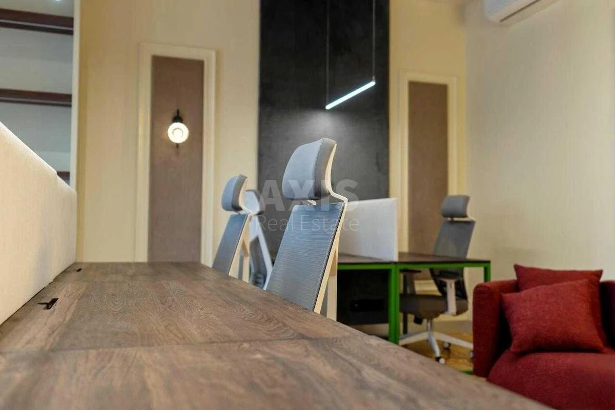 Office vul. Antonovycha 9, 125m2672002