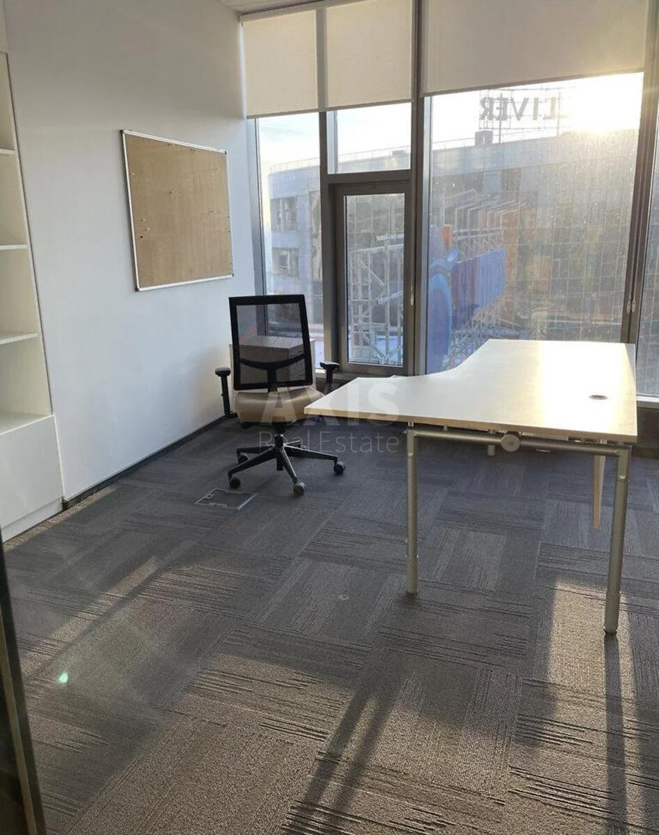 Office pl. Sportyvna 1А, 566m2650951