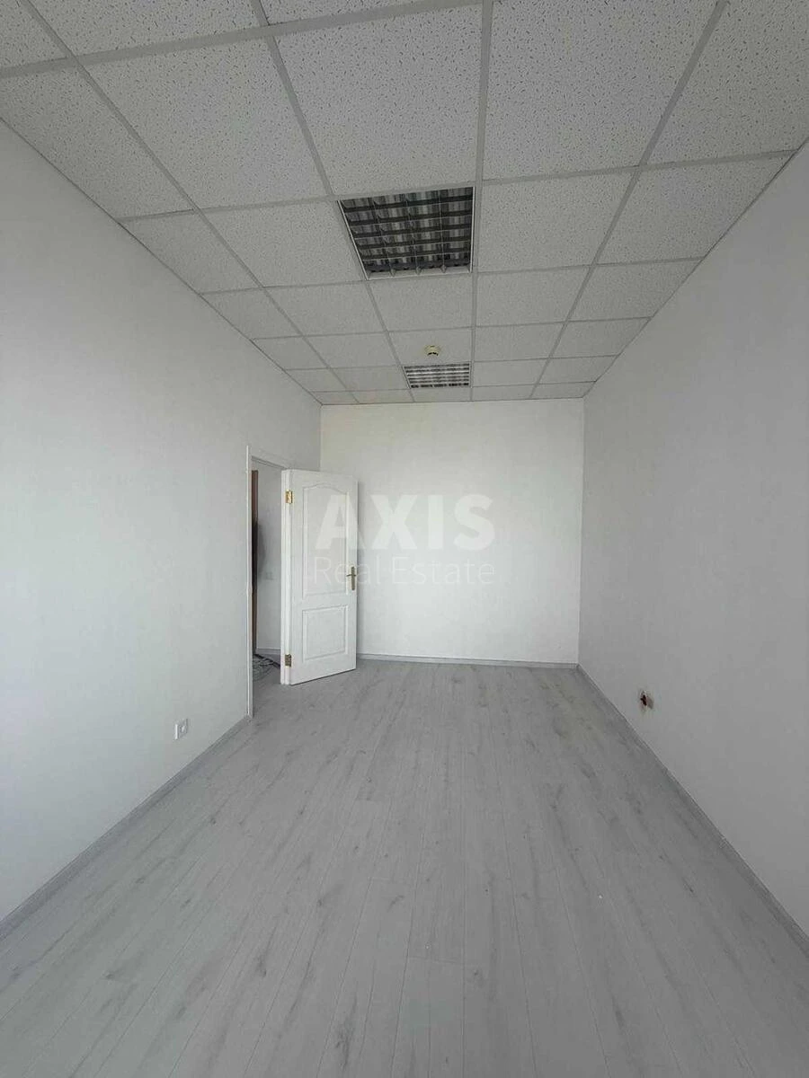 Office vul. Sverstjuka Jevgena 11, 32m2681131
