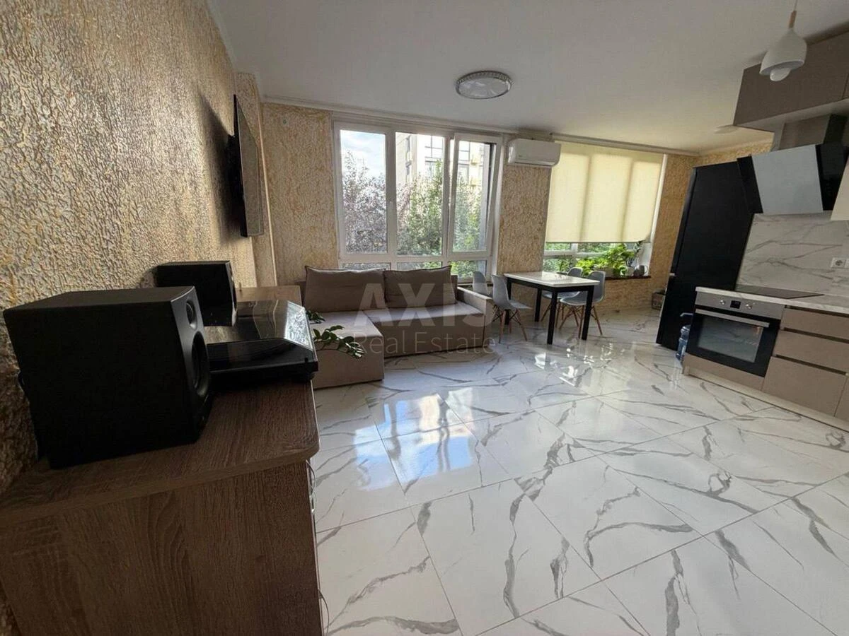 3k apartment vul. Saljutna 2696872