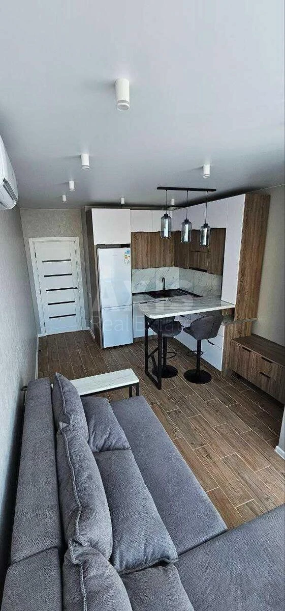 1k apartment pr-t Berestejskij 67652440