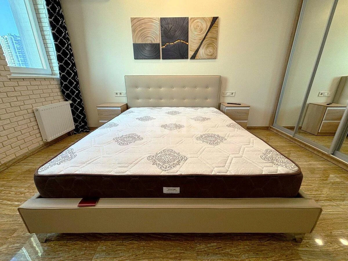 3k apartment pr-t Berestejskij 11633097