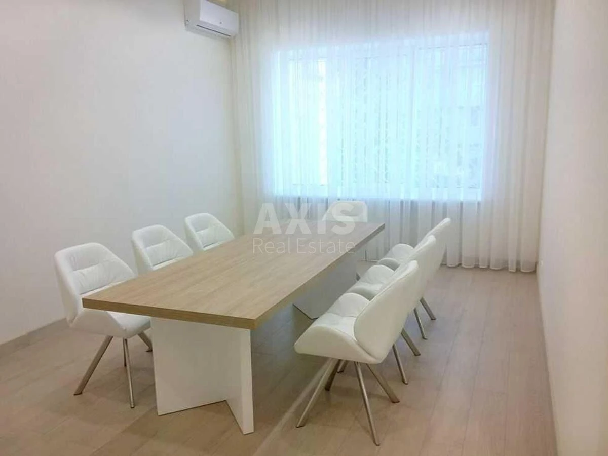 Офис ул. Печенежская 16, 350м2672200