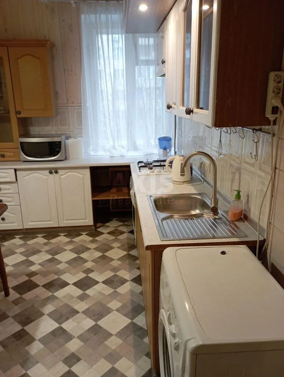 1к квартира вул. Предславинська 38