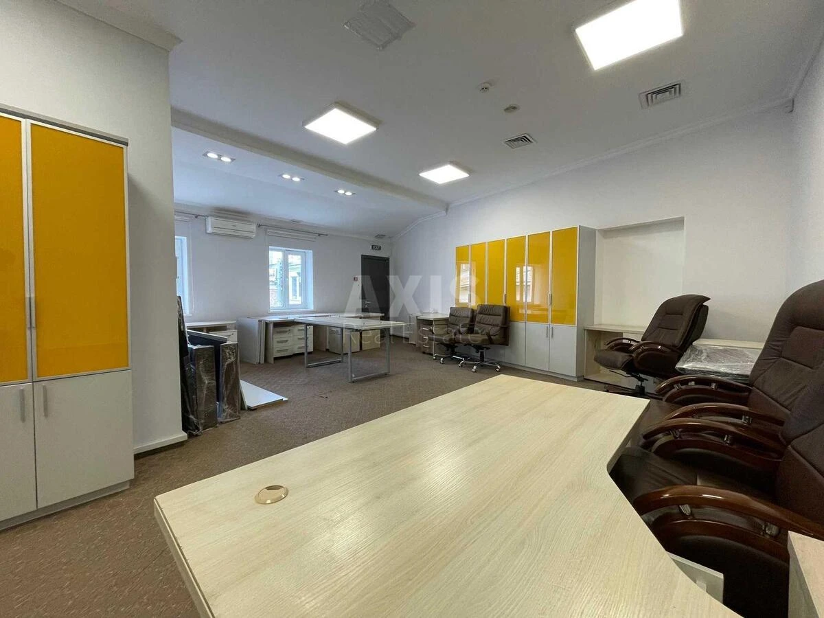 Office vul. Volodymyrs'ka 23А, 165m27194210