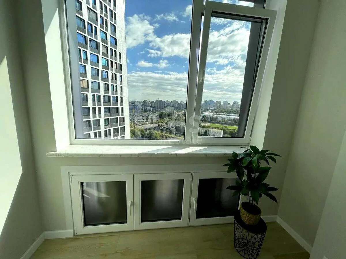 1k apartment pr-t Berestejskij 11679068