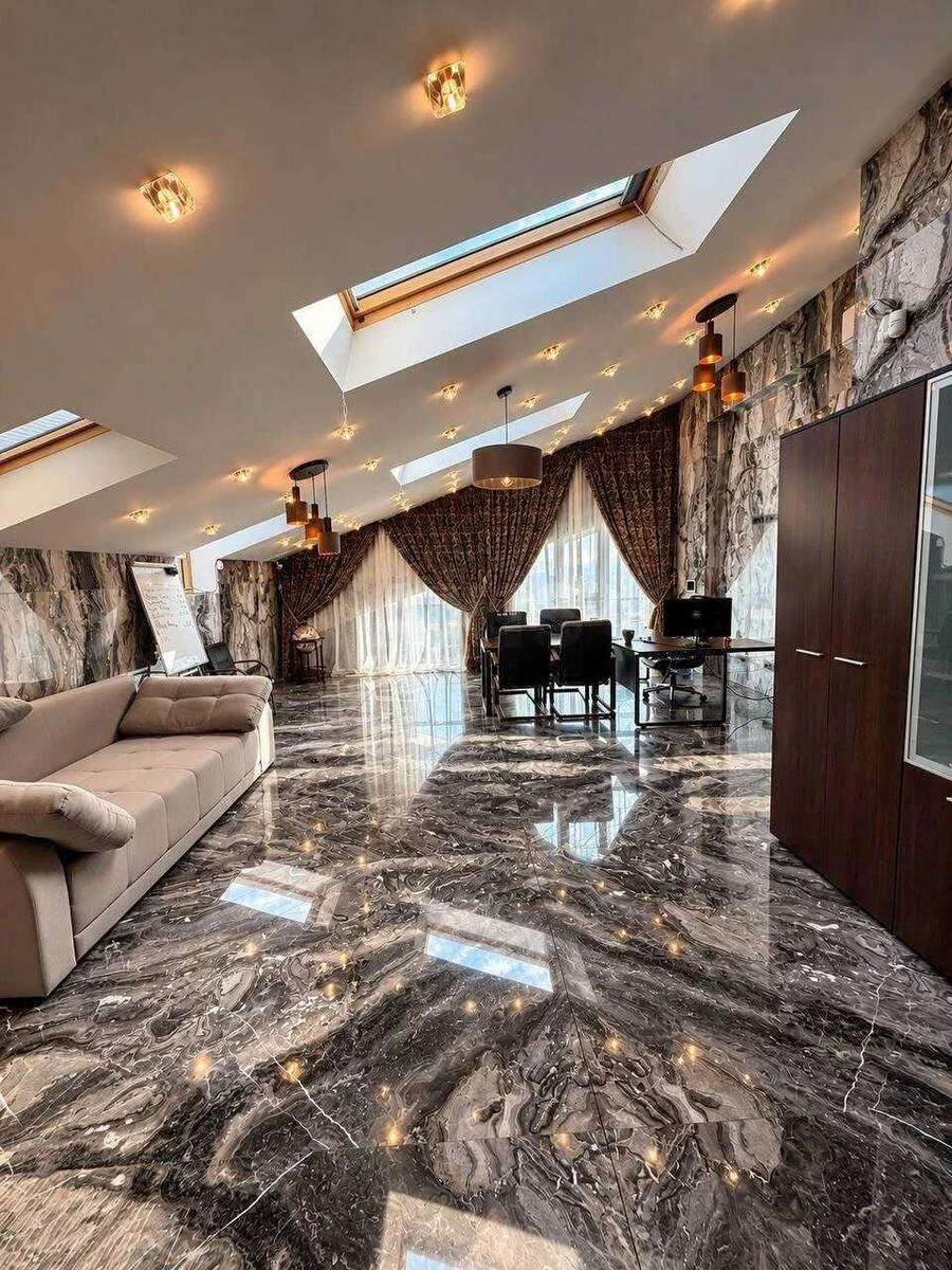 Office vul. Lypkivs'kogo Vasylja Mytropolyta 16В, 256m271167