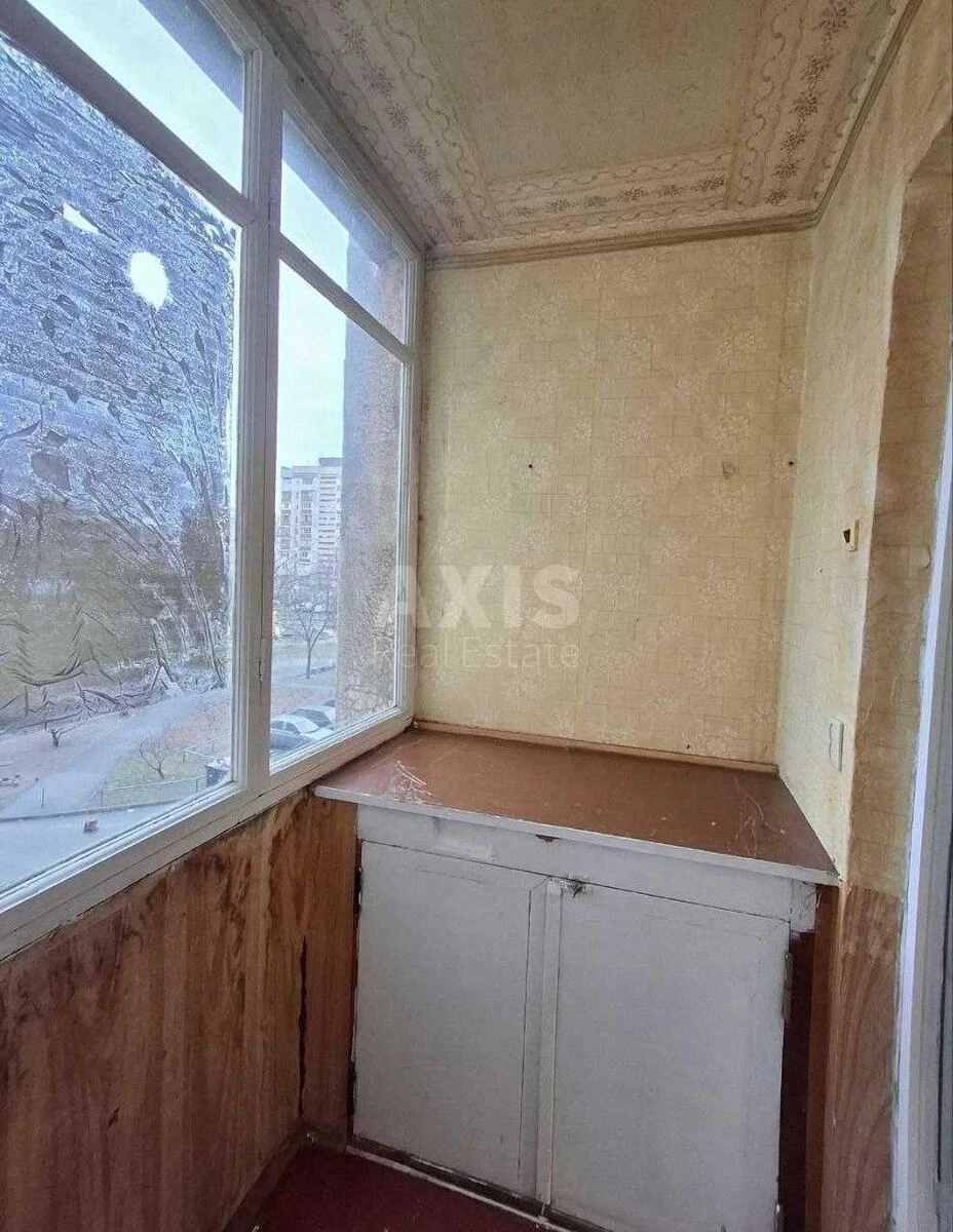 2к квартира ул. Сержа Лифаря 18716052