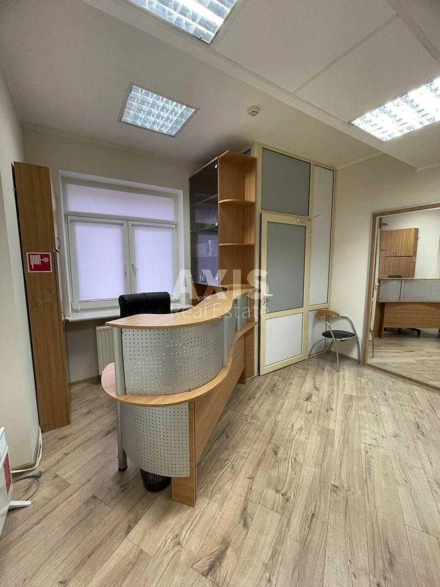 Office vul. Jevgena Konoval'cja 36Б, 136m2548080