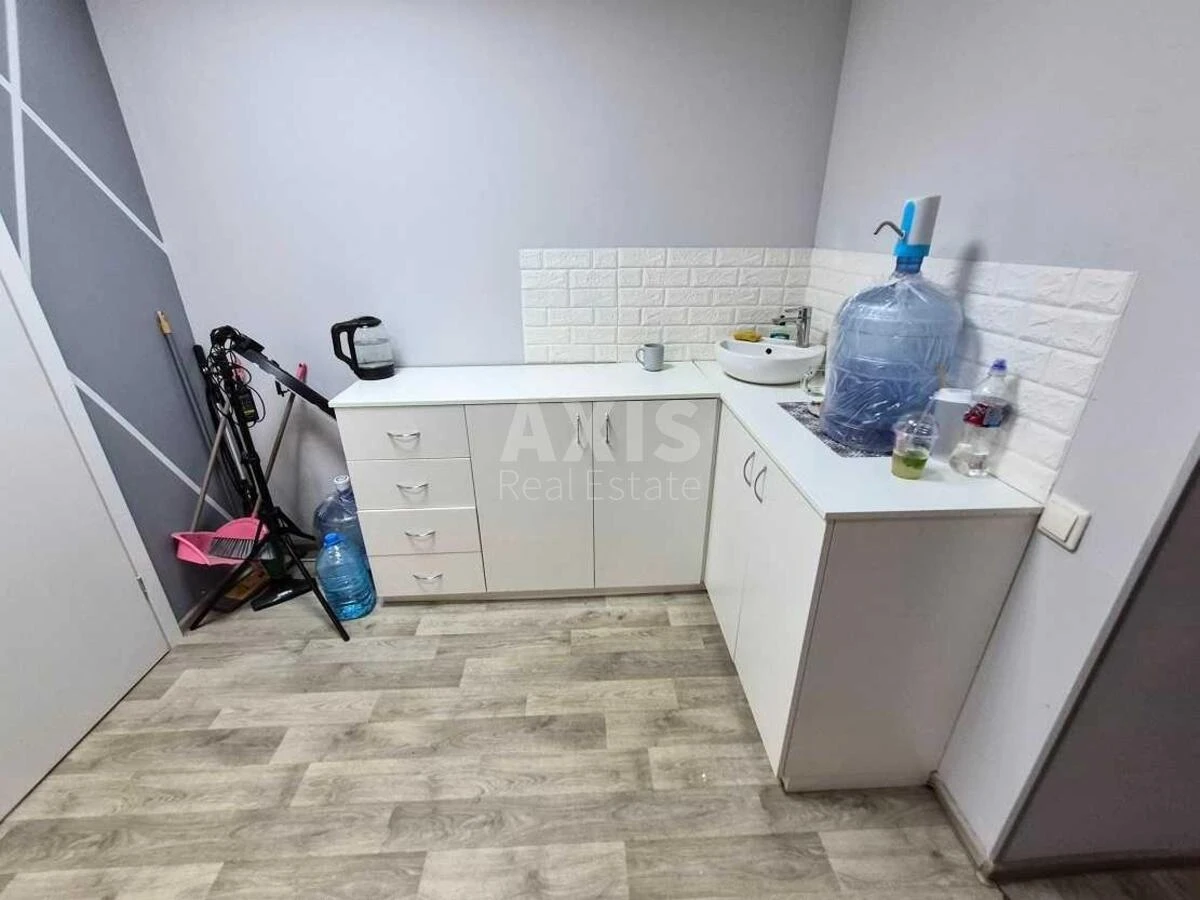 Объект торговли ул. Драгоманова 1А, 41м2710503