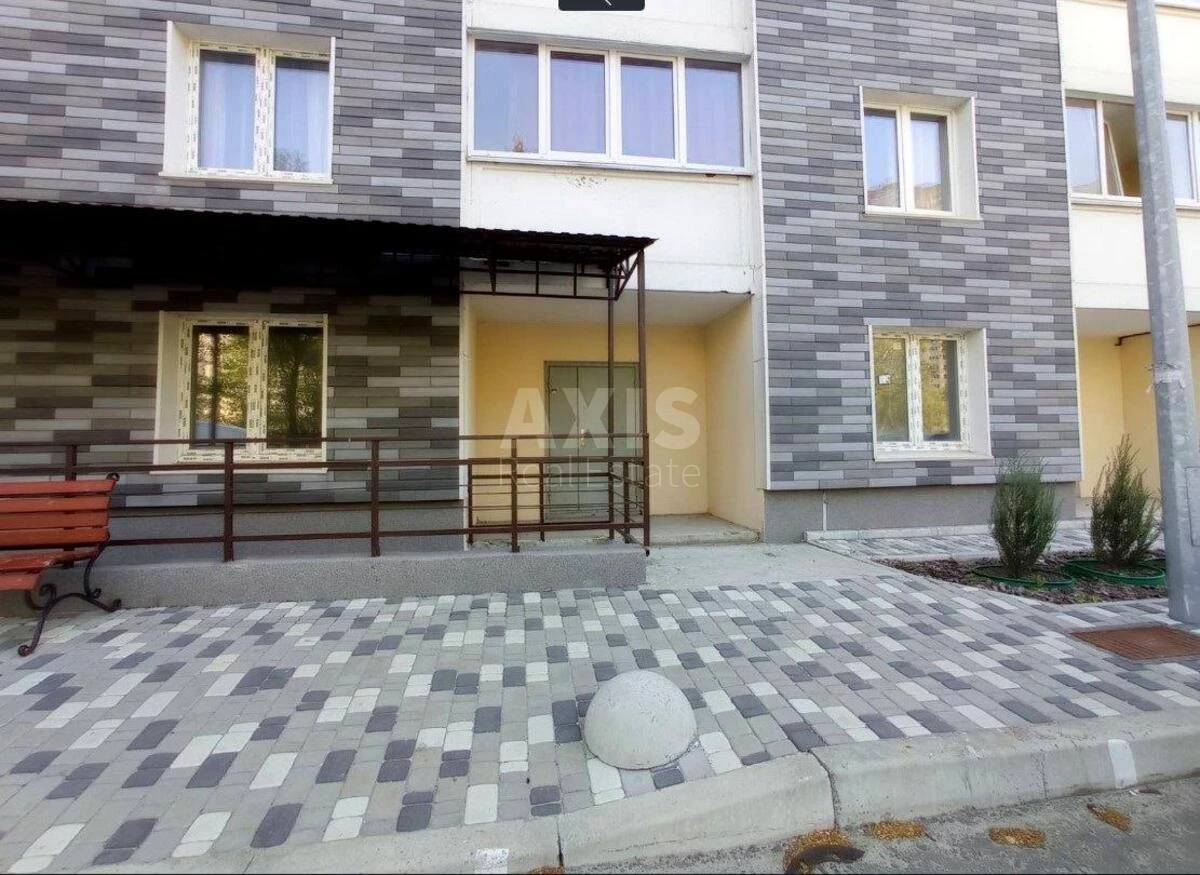 Объект торговли ул. Ревуцкого 54А, 83м264613