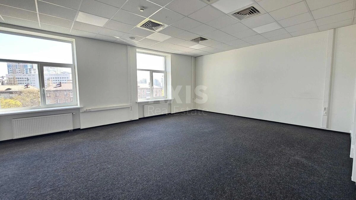 Office bul. Mykoly Mikhnovskoho 19, 370m268114