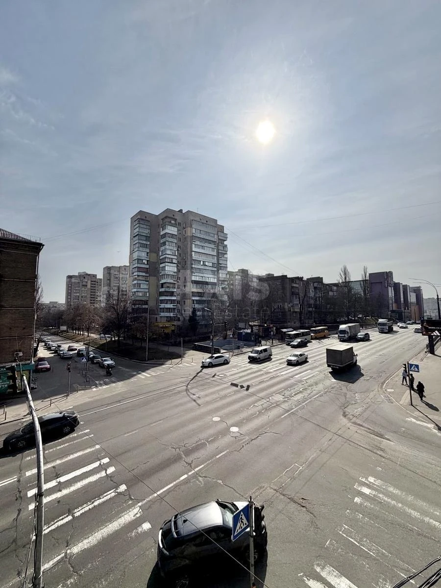 3k apartment vul. Oleksy Tykhoho 40/166664013