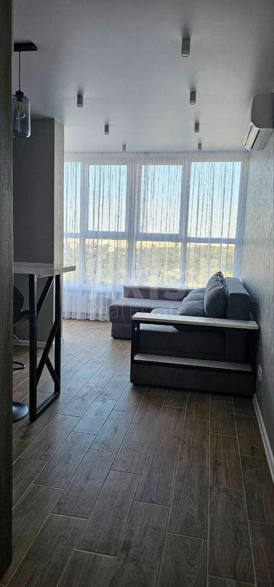 1k apartment pr-t Berestejskij 67652442