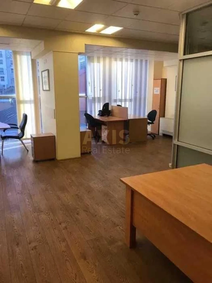 Office vul. Velyka Vasyl'kivs'ka 64, 911m26696610