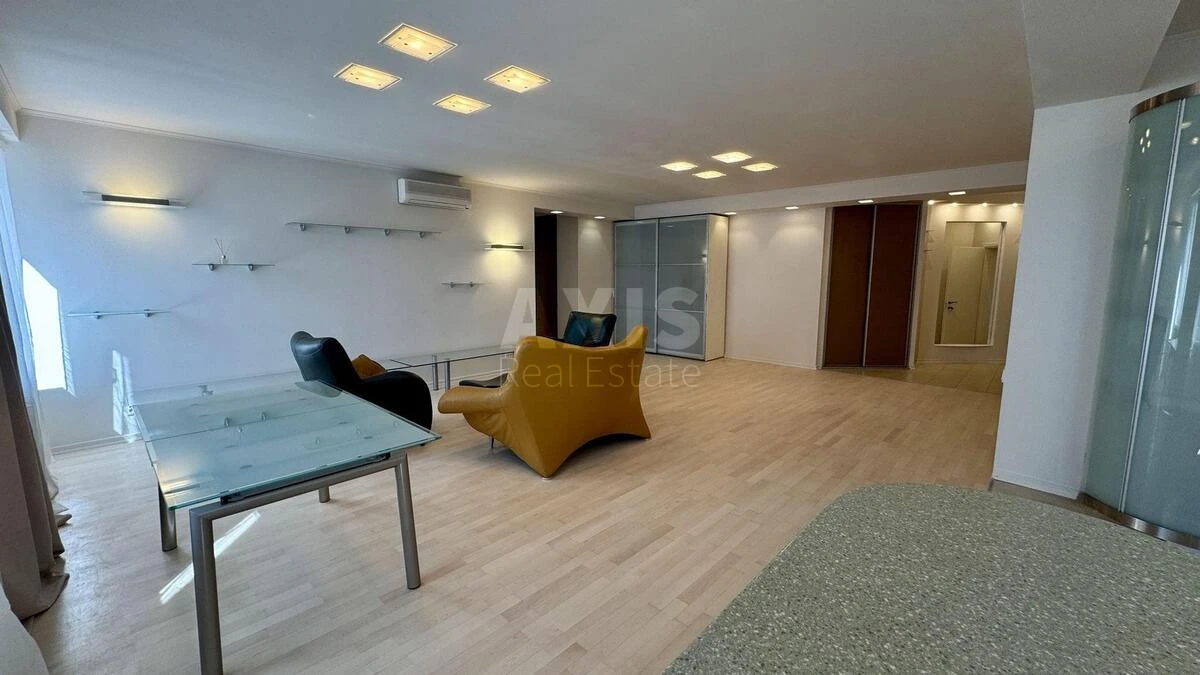 3k apartment vul. Nazarivs'ka 7Б673753