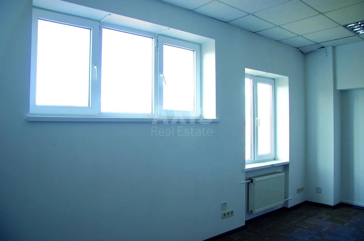 Office vul. Geroi'v Kosmosu 4, 74m2678033