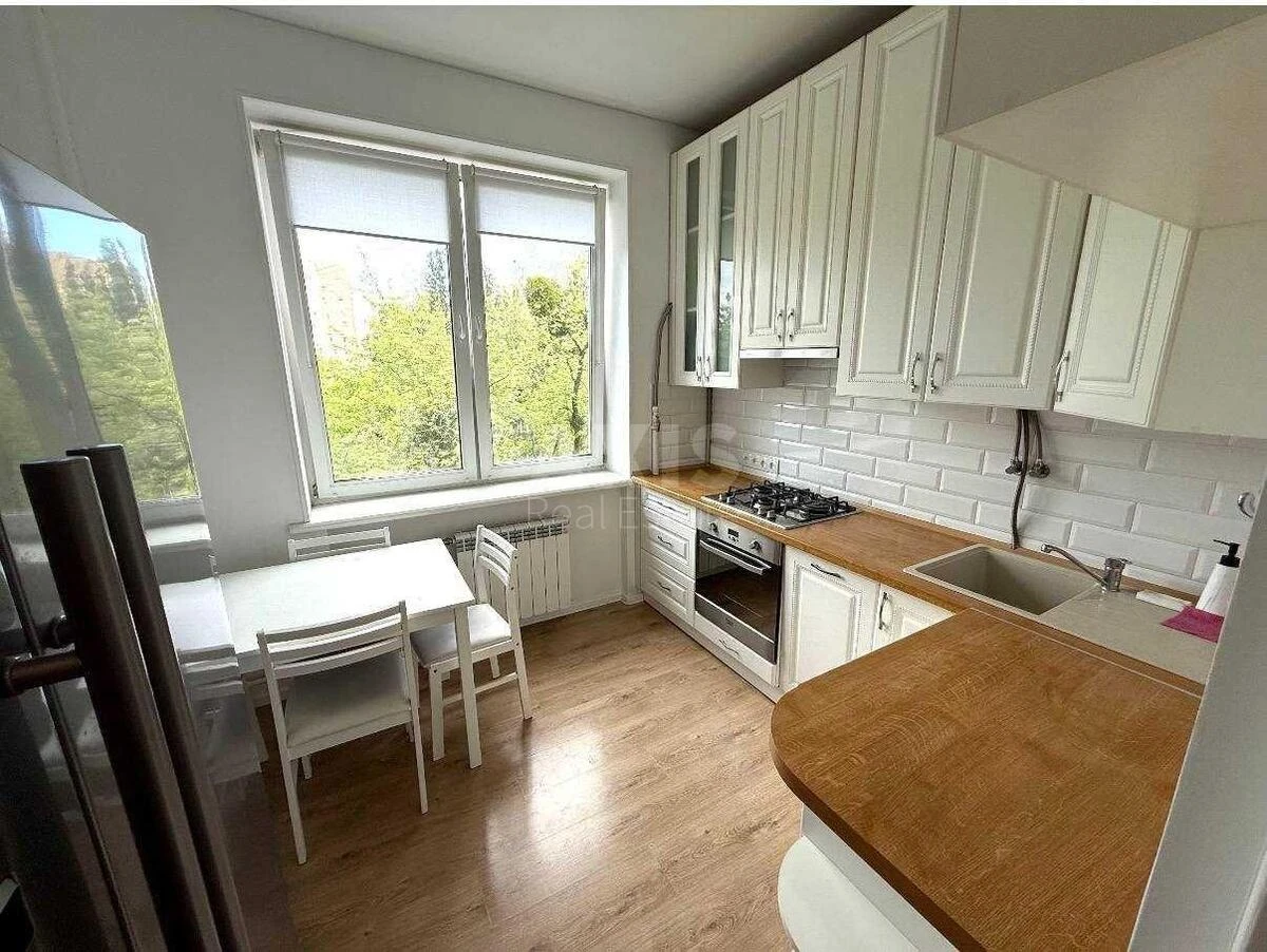 2k apartment vul. Oleksy Tykhoho 38/19655892