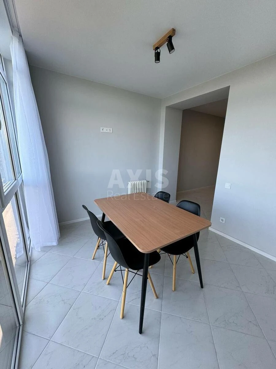 2k apartment vul. Radystiv 34Ж690560