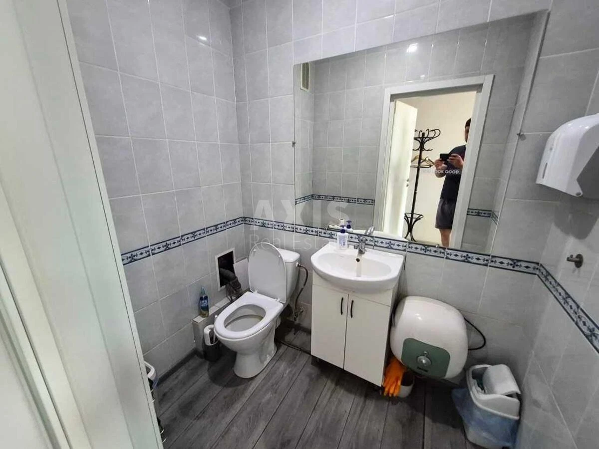 Объект торговли ул. Драгоманова 1А, 41м2710504