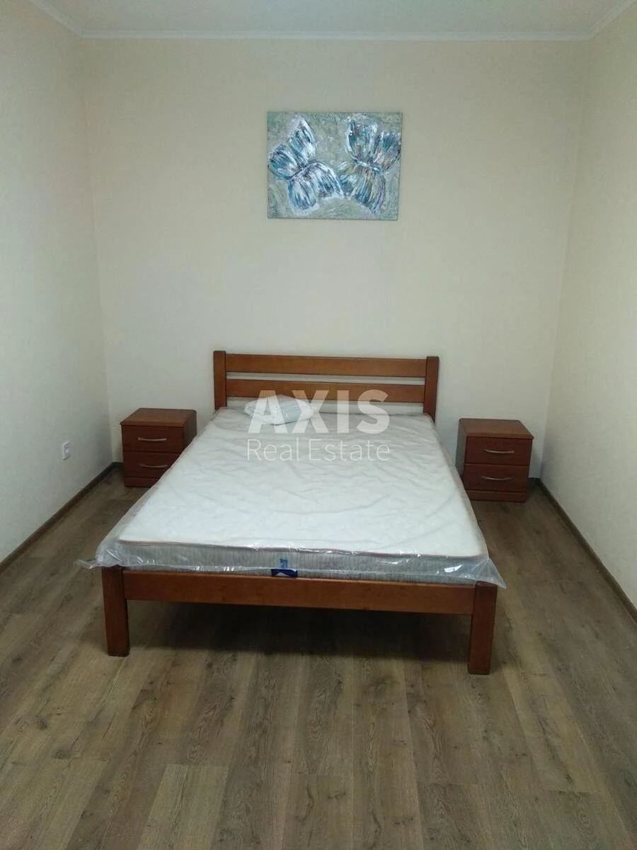 1k apartment vul. Grechka Marshala 10K690523
