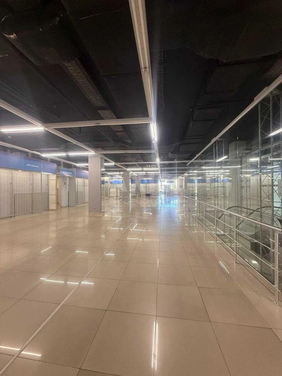 Trade object vul. Sverstjuka Jevgena 2Б, 1000m262418