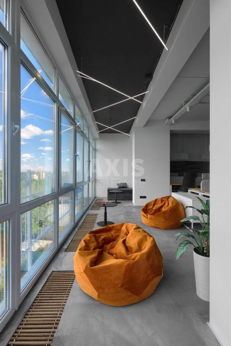 Office vul. Sichovyh Stril'civ 48А, 217m2