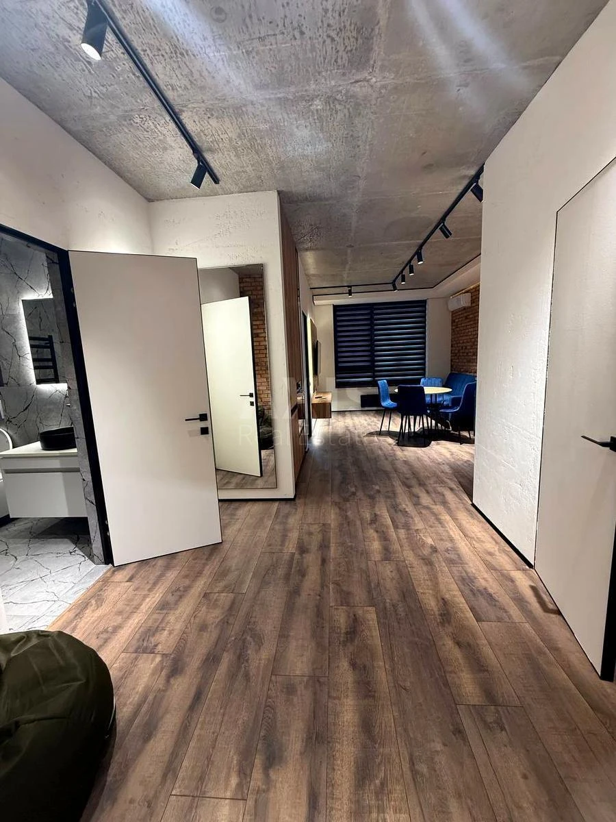 2k apartment nab. Dniprovs'ka 15Е6898810