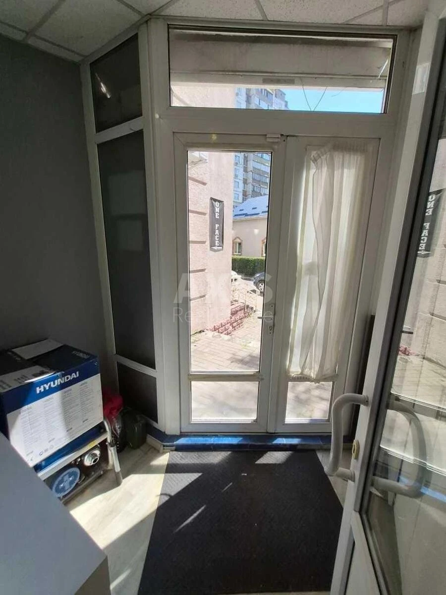 Объект торговли ул. Драгоманова 1А, 41м2710505