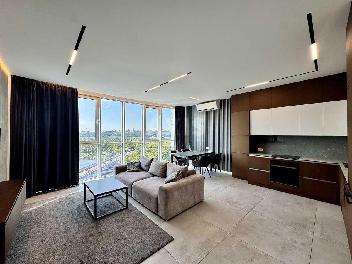 3k apartment vul. Mykil's'ko-Slobids'ka 3А