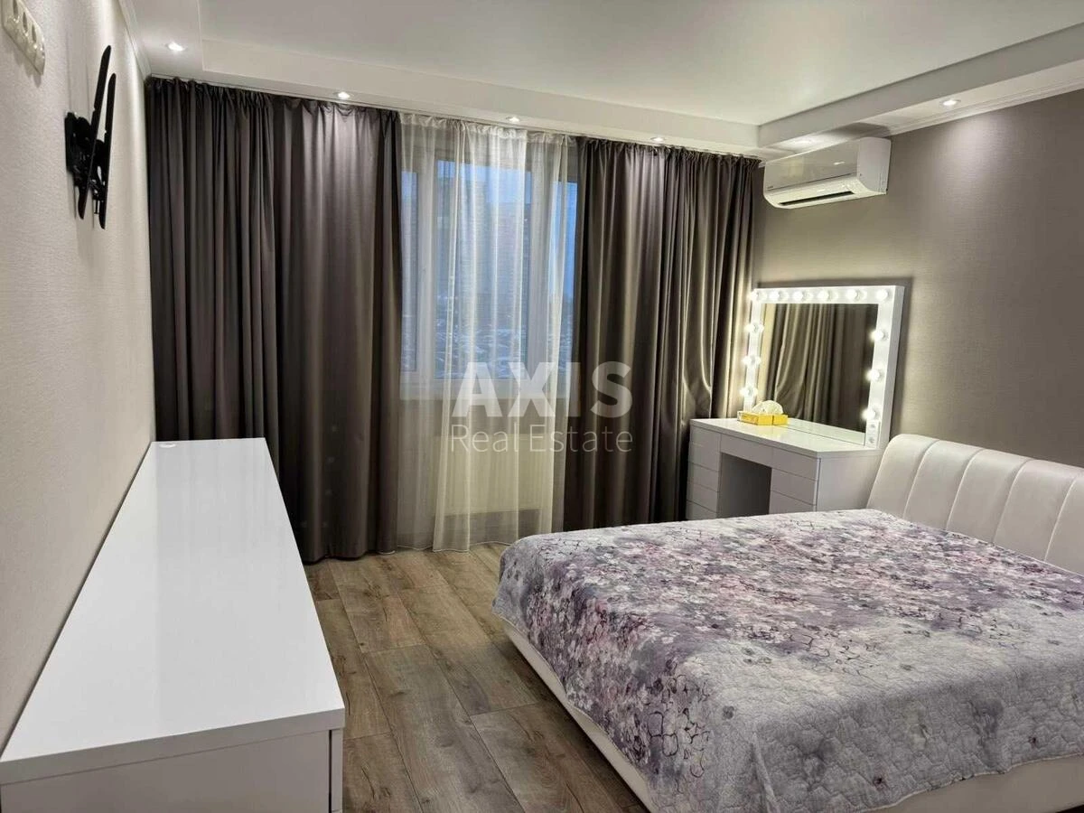 1k apartment vul. Panel'na 4493681