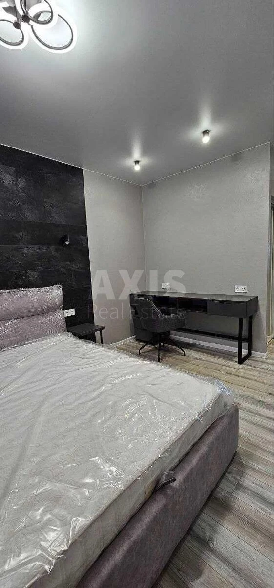 1k apartment pr-t Berestejskij 67652444