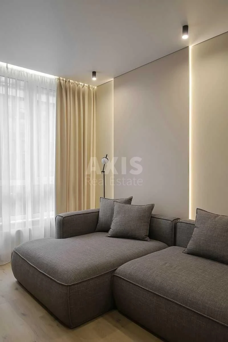 1k apartment vul. Saljutna 2Б700142