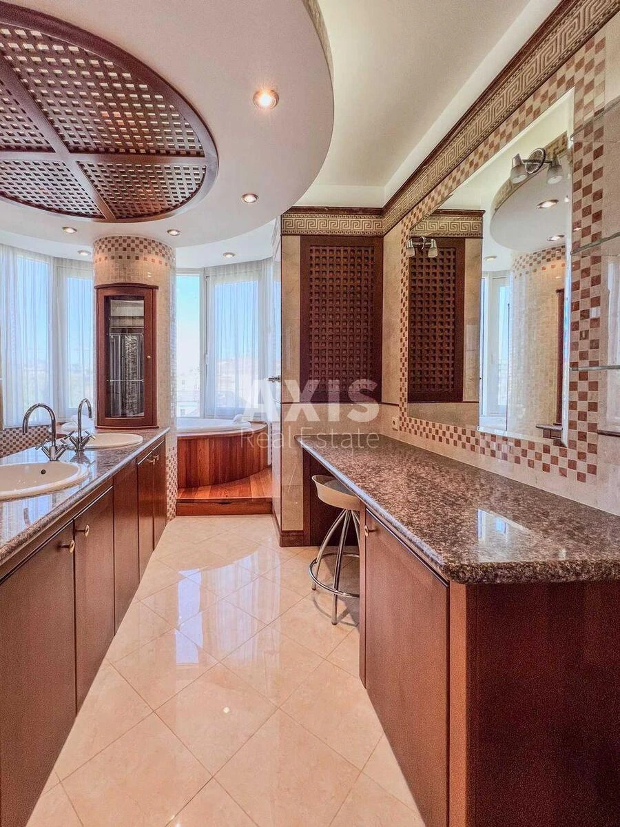 4k apartment vul. Mazepy Ivana 10615911