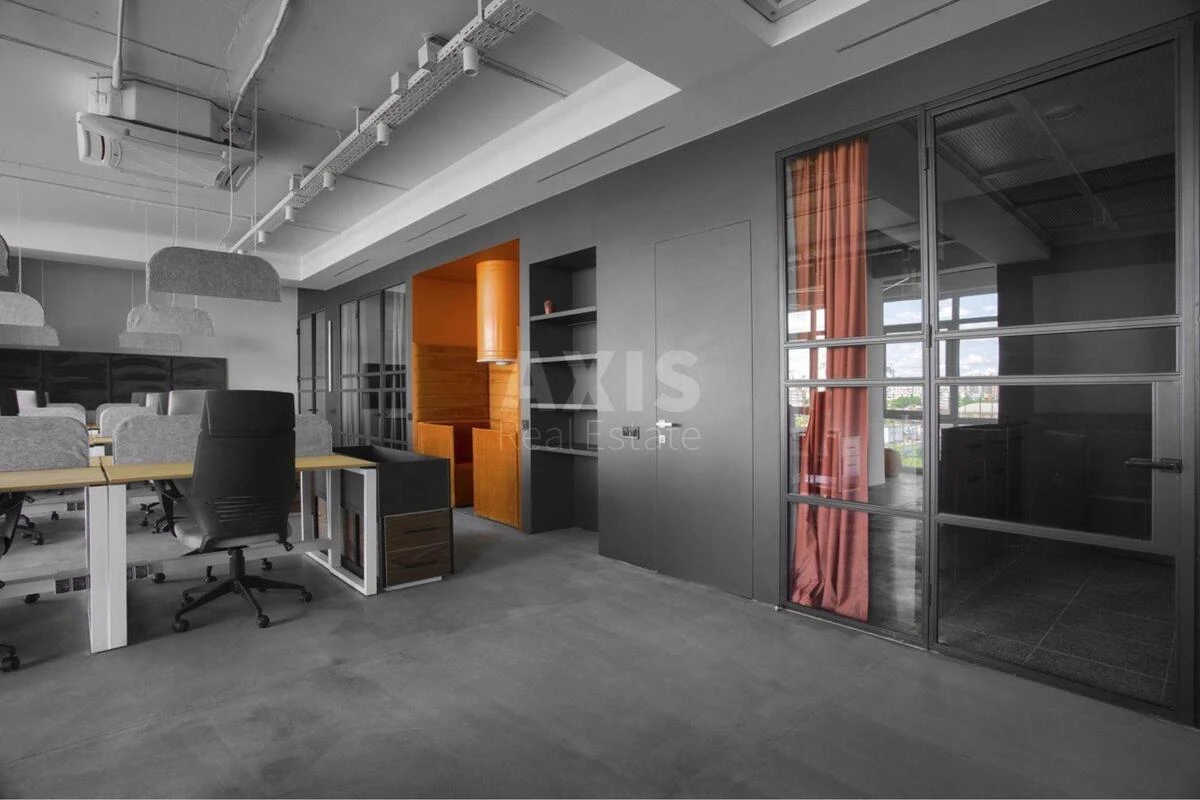 Office vul. Sichovyh Stril'civ 48А, 217m2675040