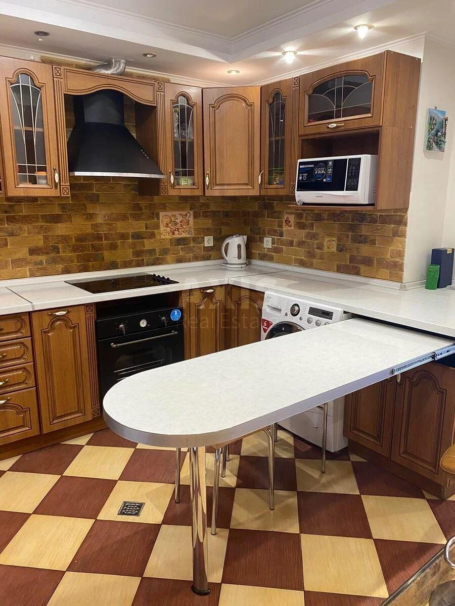 2k apartment bul. Chokolivs'kyj 42А642101