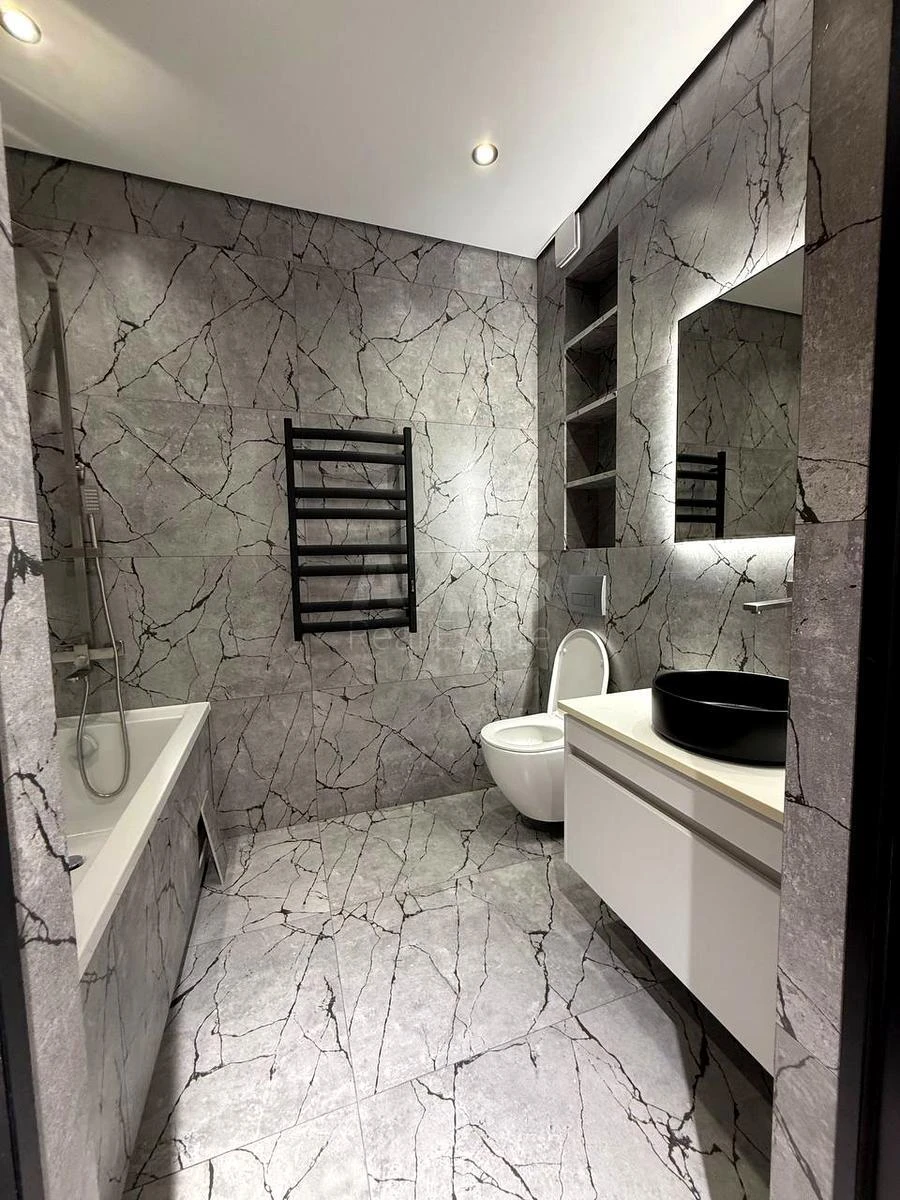 2k apartment nab. Dniprovs'ka 15Е6898811