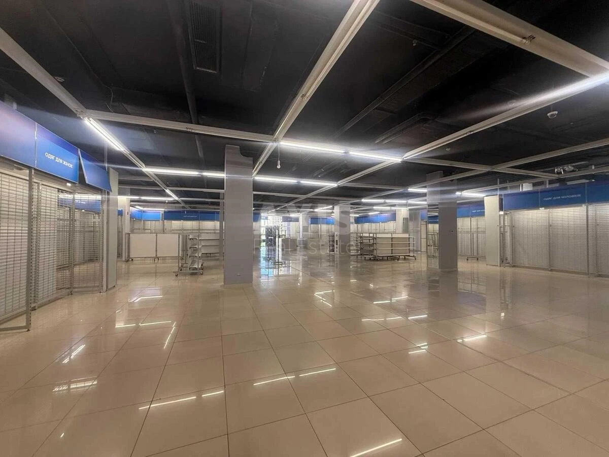 Trade object vul. Sverstjuka Jevgena 2Б, 1000m2624181